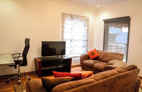 Vredefort House | Elegant Island Retreat with Majestic Vaal River Views