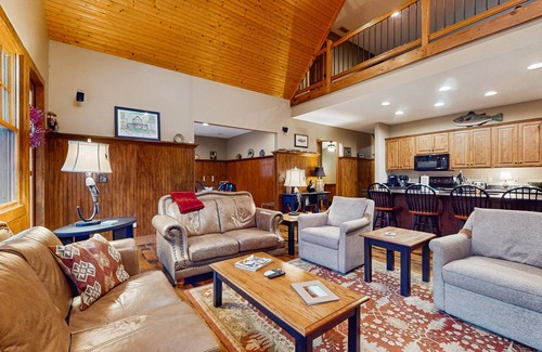 Sylva House | Riverfront Retreat with Full Kitchen & 9.8 Guest Rating