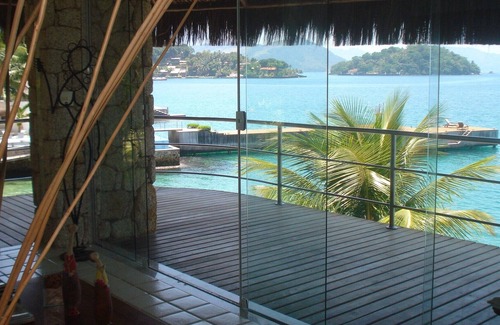 Vila Velha House | Premier Getaway with Private Beach & Pool, Rated 10/10