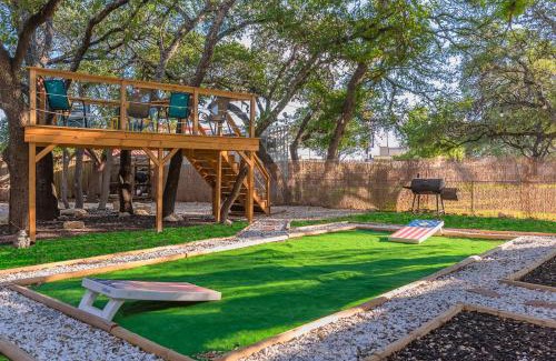 Wetmore House | Relaxing Retreat with Hot Tub & Tree Deck Near 6 Flags