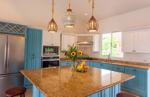 Mercedes Villa | Luxurious home with stunning mountain views in Costa Rica's Central Valley!