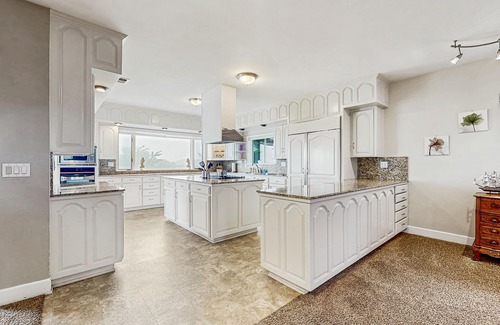 Fort Bragg House | Oceanview Retreat: Game Room, Hot Tub & High Ratings