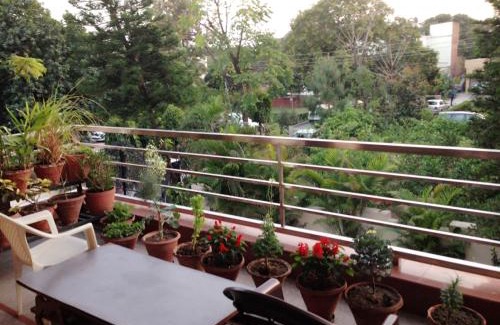 Chandigarh Bed & Breakfast | Elegant Homestay in Chandīgarh with Family-Friendly Amenities