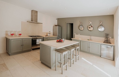 Mareuil en Perigord House | Elegant Dordogne Retreat with Private Heated Pool