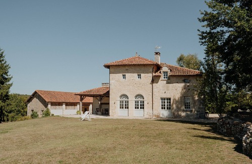 Mareuil en Perigord House | Elegant Dordogne Retreat with Private Heated Pool