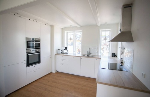 Torshavn Apartment | Elegant House in Downtown Tórshavn with Family Amenities