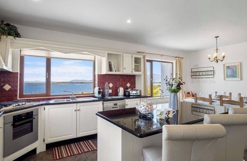 Ardnagreevagh House | Idyllic Renvyle Retreat on the Wild Atlantic Way, 10/10 Rating