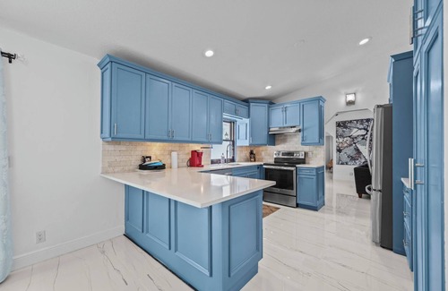 Wellington House | Elegant House Near West Palm Beach with Breakfast Included
