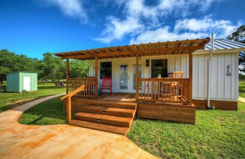 Fredericksburg House | Serene Cottage Retreat in Fred Wine Country with Spa Access