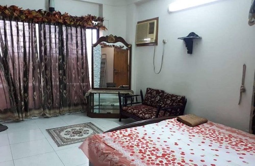 Banani Apartment | Elegant King Size Room at Banani for Your Perfect Stay