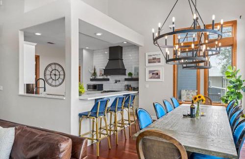 Dripping Springs House | Elegant Retreat for 23 with Pool & Hot Tub Amenities
