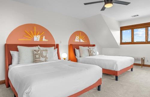 Dripping Springs House | Elegant Retreat for 23 with Pool & Hot Tub Amenities