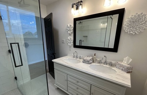 Port Stanley House | Luxurious lake view oasis