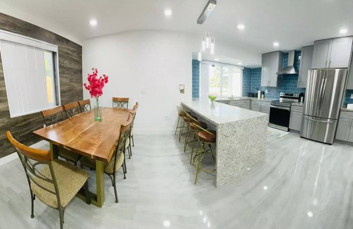 Miramar House | Serene Lake View Villa with Pool and Gaming Amenities