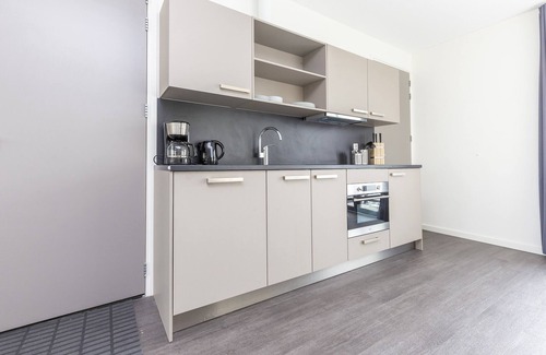 Delft Apartment | Modern Loft with City Views: Perfect for Family Getaways