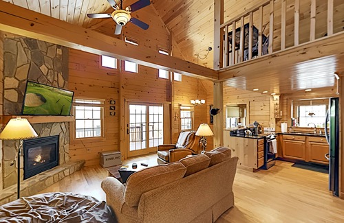 Old Fort House | Cozy Log Cabin with Hot Tub & Scenic Views Near Black Mountain