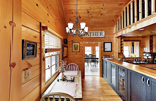 Old Fort House | Cozy Log Cabin with Hot Tub & Scenic Views Near Black Mountain