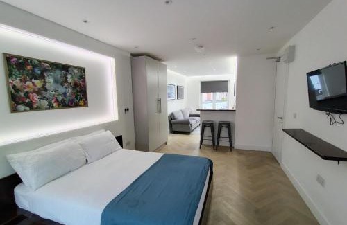 Harrow Apartment | Stylish London Studios with Kitchen & Family-Friendly Amenities