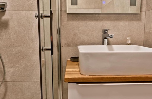 Xaghra Apartment | Elegant Maisonette with Pool & Ocean View in Xaghra