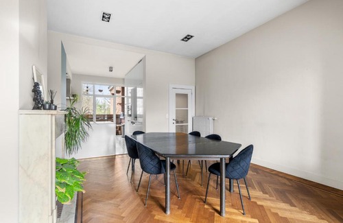 Markgrave Apartment | Modern Apartment in Antwerp - Breakfast & Pet Friendly!