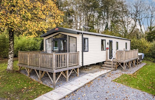 Narberth House | Modern Caravan Retreat with Pool, Spa & En-Suite Comfort