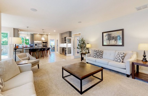 Sherwood - Tualatin South House | Luxurious modern home with mountain views & AC - close to park