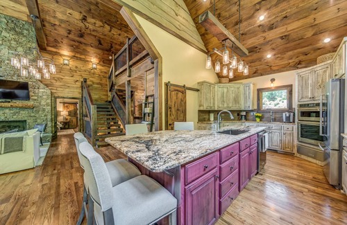 Blue Ridge House | Modern Rustic Retreat on Lake Blue Ridge - 10/10 Guest Rated