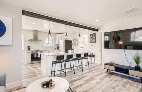 Edgewater House | Modern Retreat in West Denver with Sauna & Family Amenities