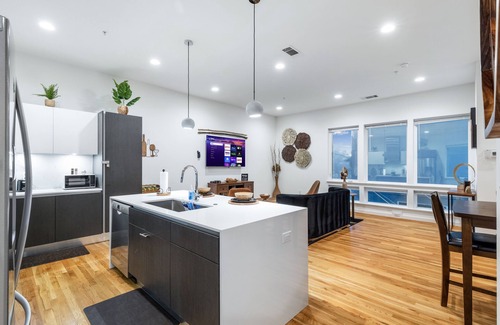 Cedars House | Stylish Modern Townhome with Rooftop Views & Family Amenities