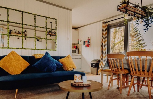 Kilmun House | Cozy Mountain Lodge Retreat at Hunters Quay with Ocean Views