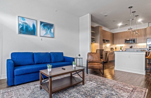 West Oak Hill Apartment | Luxurious New Unit|1Bd1Ba|Pool, Golf Sim