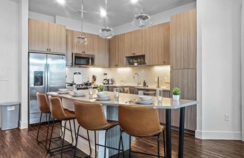 West Oak Hill Apartment | Luxurious New Unit 2Bd2Ba Pool, Golf Sim