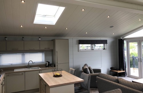 Berwick-upon-Tweed House | Top-Rated Oakwood Lodge with Lake Views and Balcony Sunsets