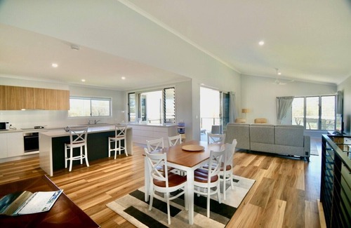 Woodgate House | Luxurious Ocean Front Holiday Accommodation