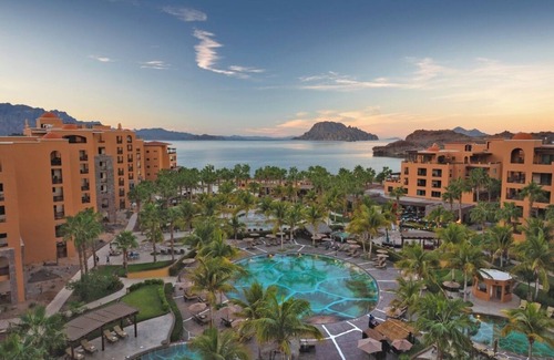 Loreto Apartment | Luxurious Oceanfront Escape in Loreto