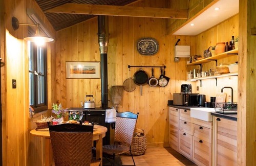 Clachan of Campsie Cabin | Tranquil Off-Grid Getaway at The Captain's Rest