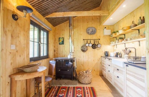 Clachan of Campsie Cabin | Tranquil Off-Grid Getaway at The Captain's Rest