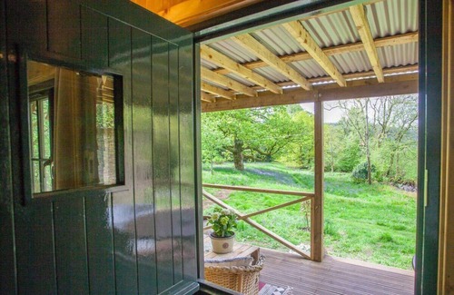 Clachan of Campsie Cabin | Tranquil Off-Grid Getaway at The Captain's Rest