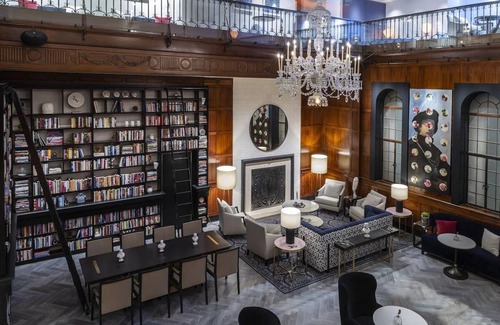 Downtown Portland Hotel | Elegant One Bedroom Suite at Iconic Heathman Hotel