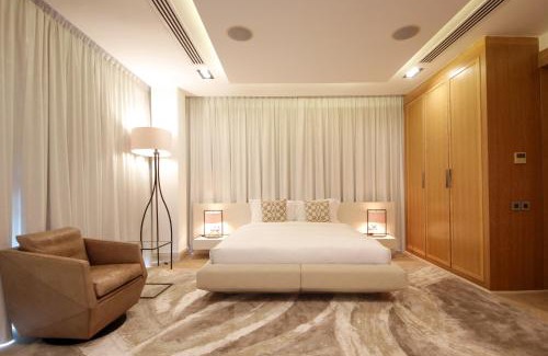 Abu Dhabi Villa | Luxurious Overwater Villa Escape on Nurai Island