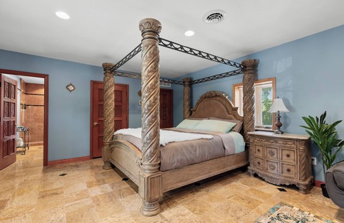 Grosse Ile House | Luxurious Private Pool & Hot Tub!