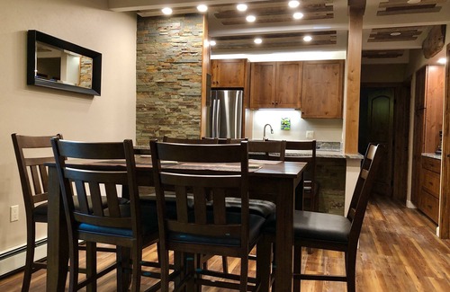 Frisco Condo | Idyllic Condo on Ten Mile Creek: Family & Pet Friendly Retreat