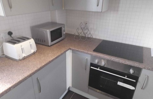 Shirley Apartment | Stylish Penthouse Apartment Near NEC with Family Amenities