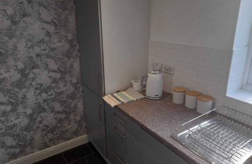 Shirley Apartment | Stylish Penthouse Apartment Near NEC with Family Amenities