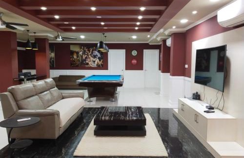 Malabanias Apartment | Exclusive Penthouse La Grande Résidence with Home Theater