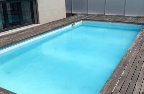 Moscavide House | Elegant Penthouse with Private Pool in Oriente