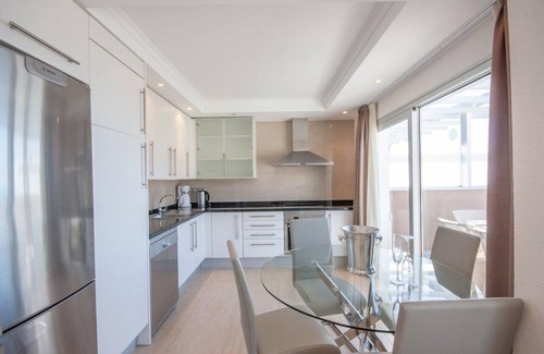 Mogan Resort | Elegant Penthouse with Pool and Gym, Rated 9/10 by Guests