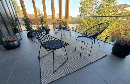 Vidzeme Suburb Apartment | Premier Penthouse with Parking - Guest Rated 9.9/10