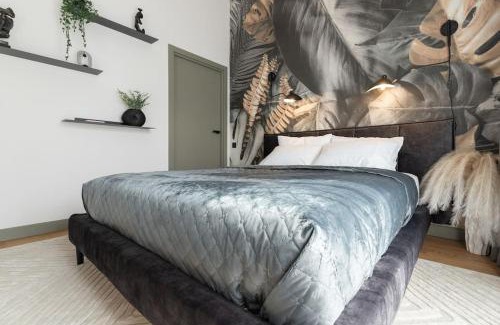 Vidzeme Suburb Apartment | Premier Penthouse with Parking - Guest Rated 9.9/10