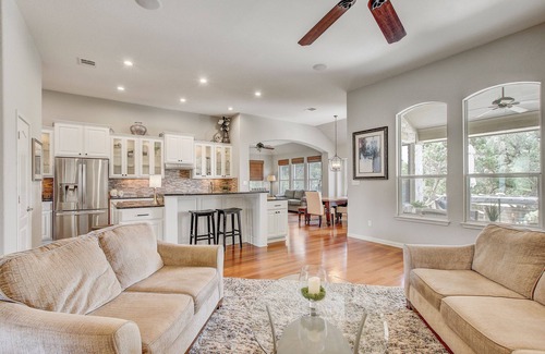 West Oak Hill House | Stylish Pet-Friendly Retreat with High-Speed Internet
